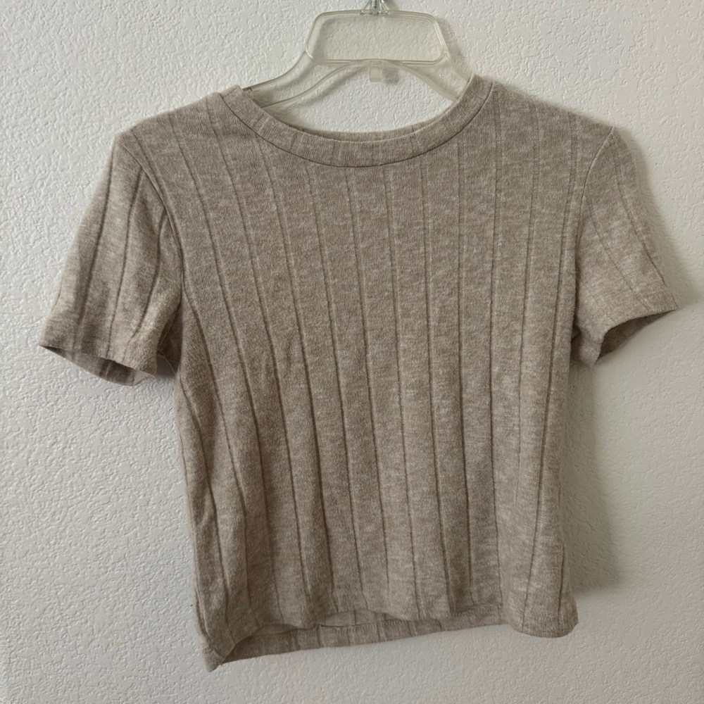 3/$15 Zara Women's Beige Ribbed Knit Top